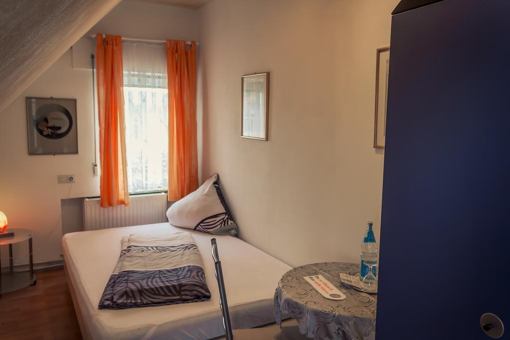 Hotel Adler Aichelberg  Room photo